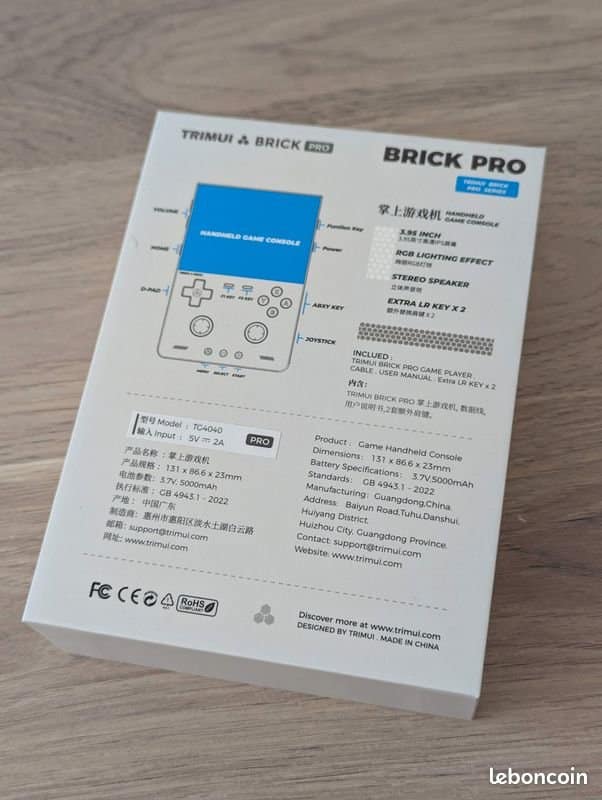 Test de la Trimui Brick Pro : vraiment pro pour moins de 100 € ? Interface du système d'exploitation Crossmix avec ses menus de navigation et options